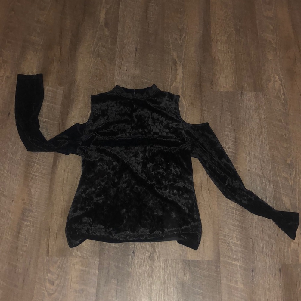 Velvet Mossimo cold shoulder top